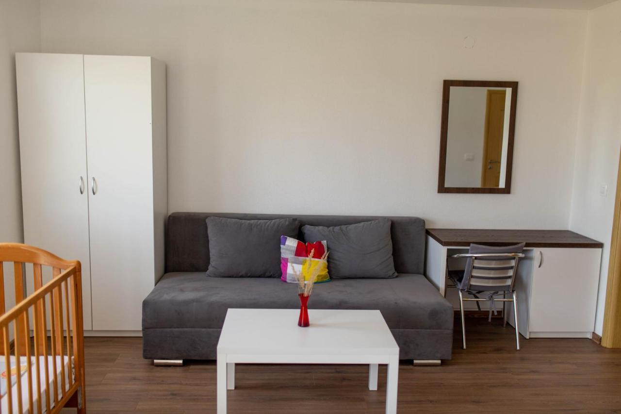 Apartmani Mia Prozor エクステリア 写真
